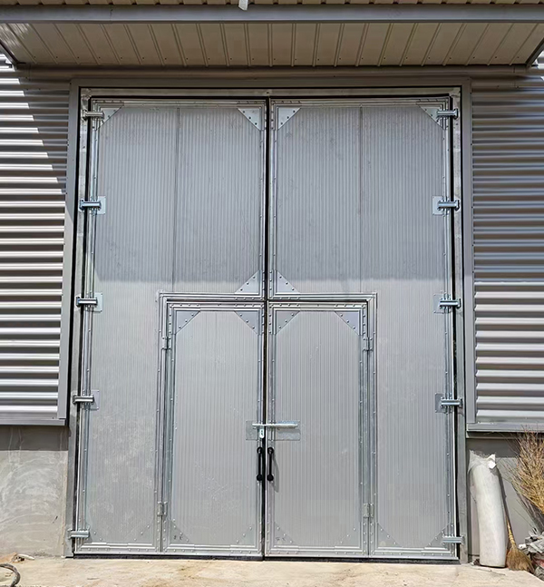 新疆工业平开门