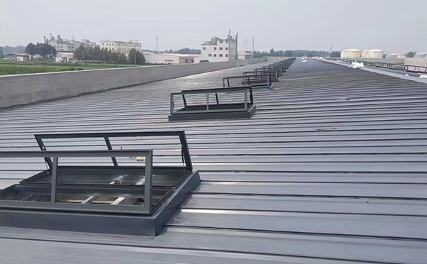 某中学室内体育馆新疆排烟窗改造项目