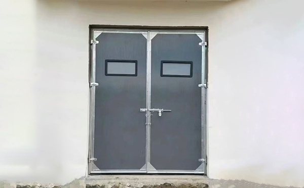 新疆工业门在高温作业区域的运行表现