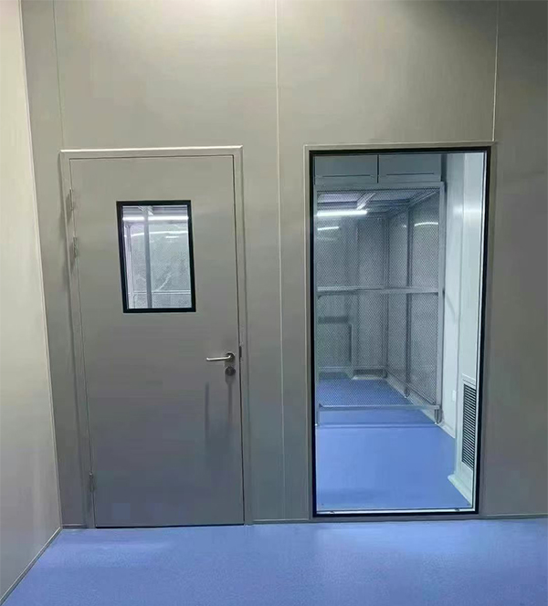 学校教学楼完成新疆防火门标准化安装